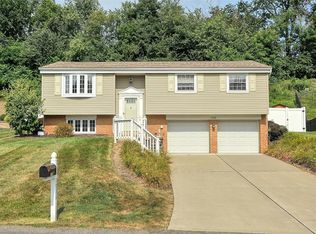 1088 Fiddleback Dr, Mc Kees Rocks, PA 15136