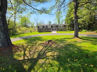 114 Greenview Dr, Brodheadsville, PA 18322