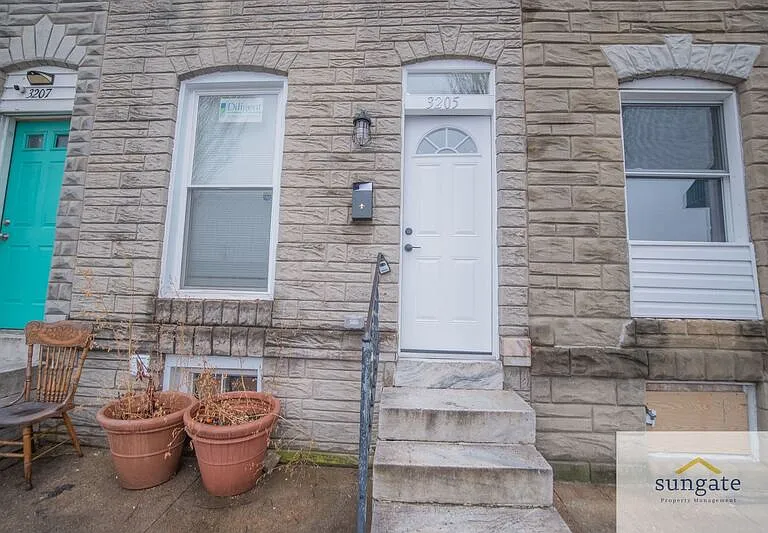 3205 Esther Pl — Photo 35