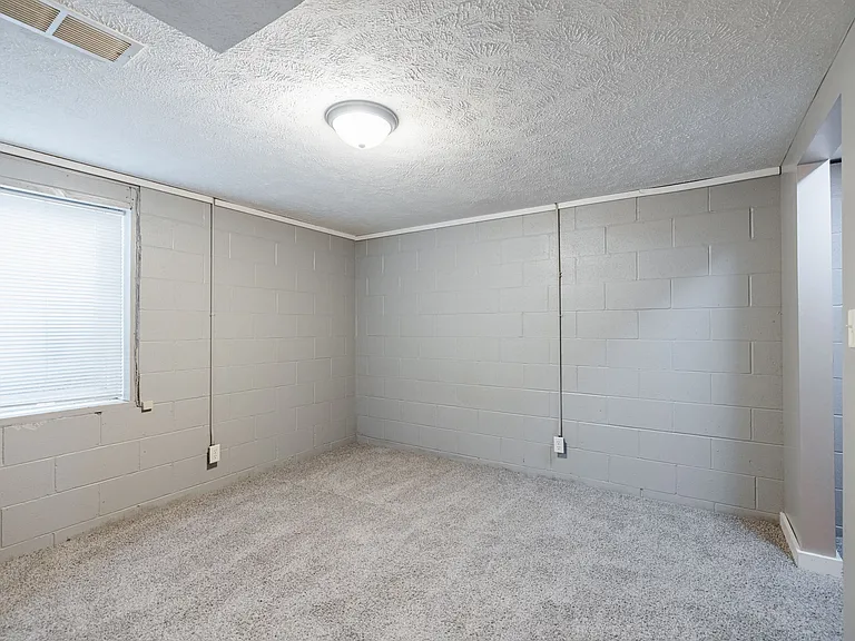 2991 Holdrege St — Photo 37