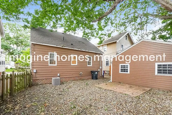 2080 Olive Ave — Photo 14