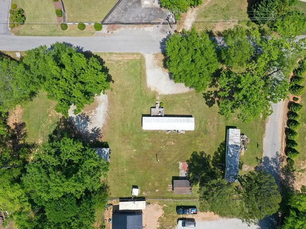 114 Lakeshore Dr #205, Greenwood, SC 29649