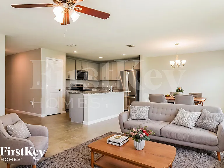646 Lindbergh Way — Photo 4
