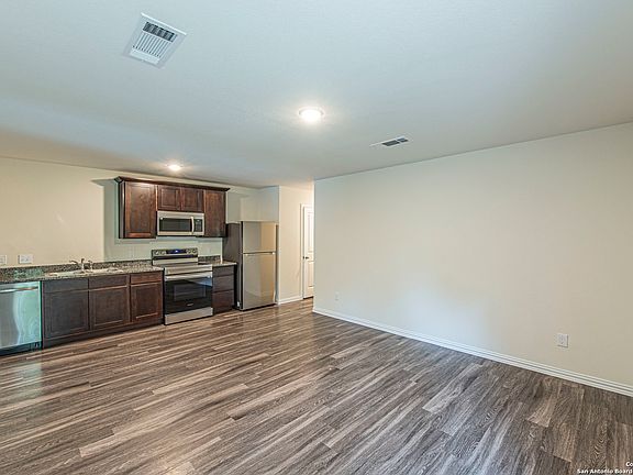 4th image of 3210 PITLUK AVE