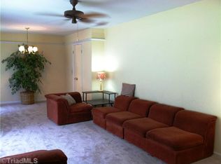 2504 Beaverbrook Dr, Greensboro, NC 27406