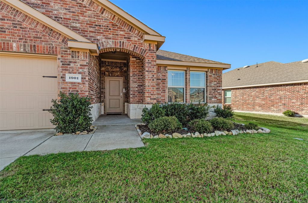 1901 Yale St, Farmersville, TX - View 4