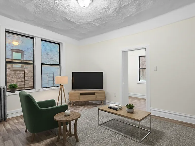 102 Nagle Ave #4 — Photo 1