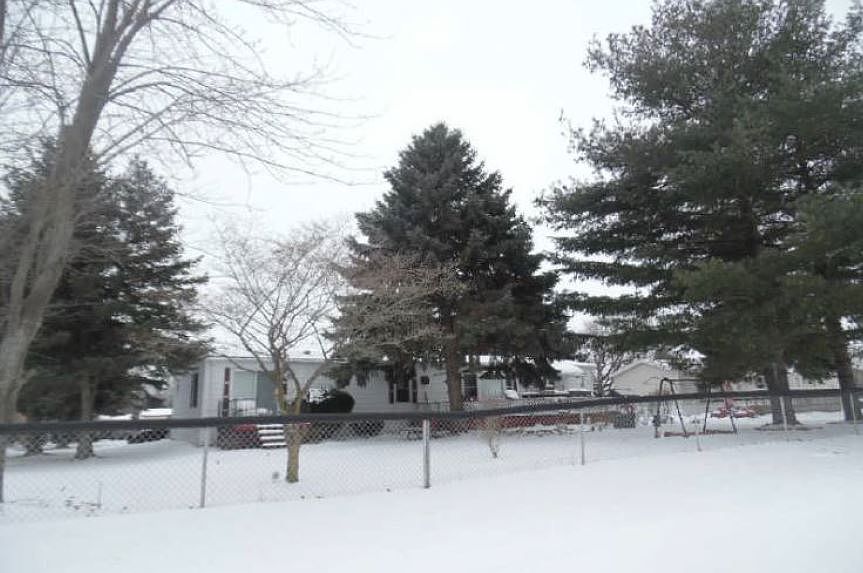 2nd image of 8870 E Country Ln