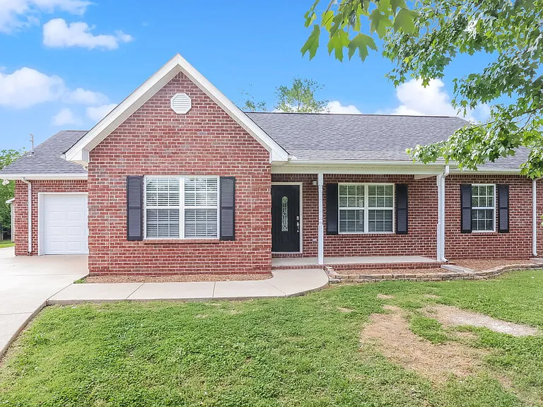 407 Cindi Ct — Photo 1