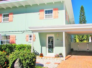 208 Haverkos Ct, Holmes Beach, FL 34217