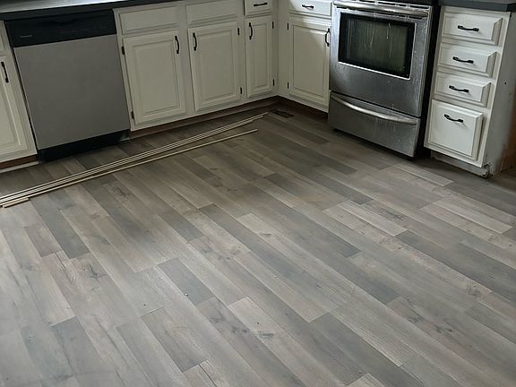 2nd image of 986 Jairus Dr