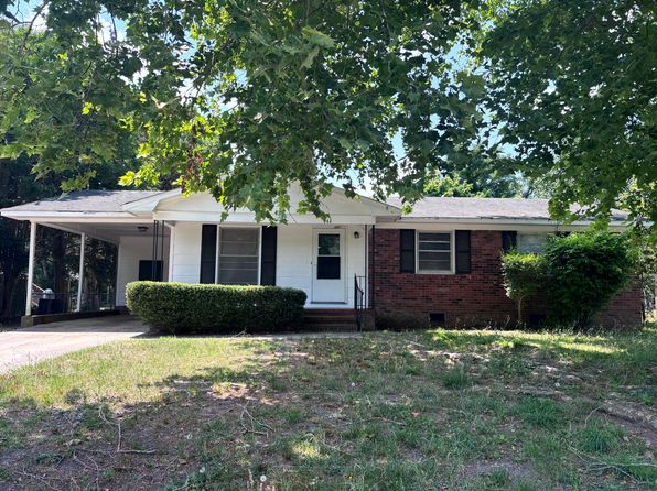 944 Lark Dr