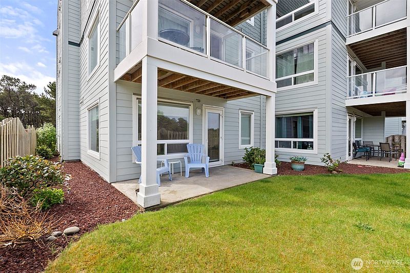 2nd image of 1600 W Ocean Avenue #1219