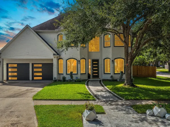 10934 Keystone Fairway Dr, Houston, TX 77095