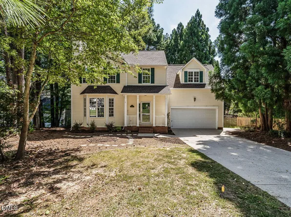 209 Leafgate Ct, Holly Springs, NC 27540