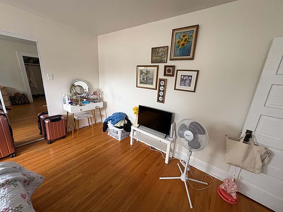 4th image of 84 Maryland St #2