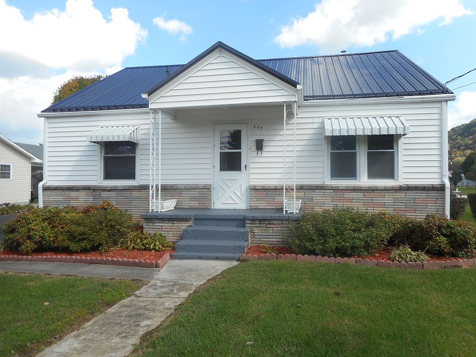 1st image of 604 N East St