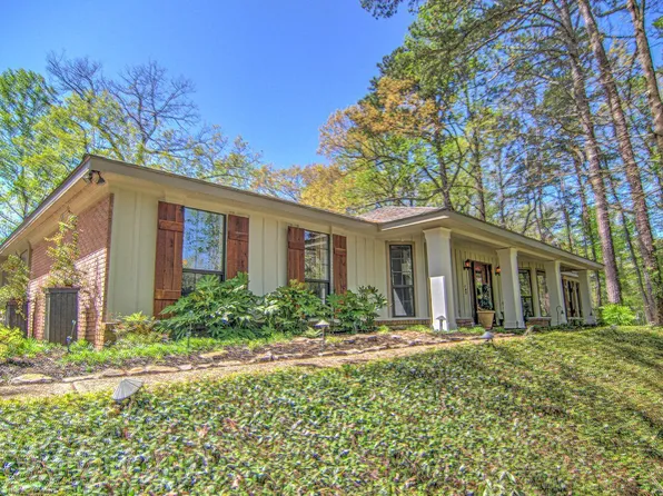 1525 Hickory Ln, Columbus, MS 39705