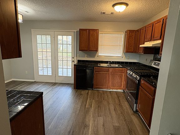4th image of 1811 Gamble Rd