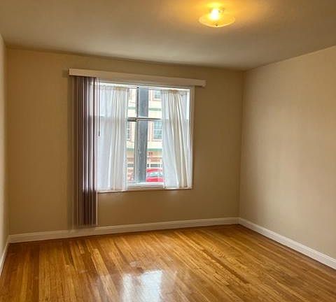 5th image of 112 Holloway Ave #112