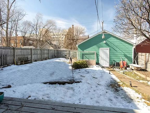3rd image of 437 Fry St