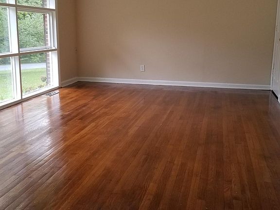 2nd image of 2078 Sherwood Dr SE