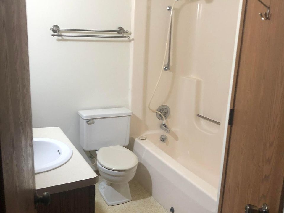 2nd image of 221 Pardridge Pl APT 5