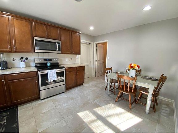 5th image of 208 Little Kidwell Ave