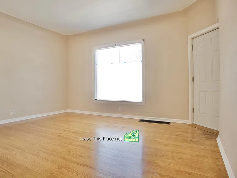 650 Fremont Ave NW #LOWER — Photo 7