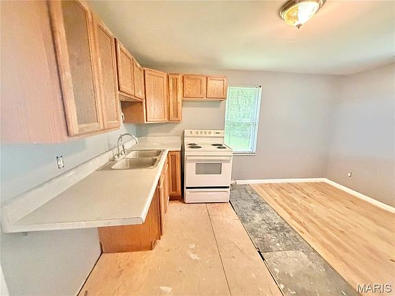 3rd image of 1408 W Congress St