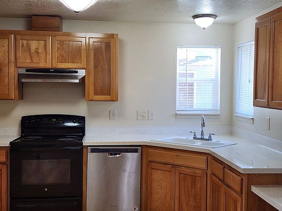 5th image of 929 S School St