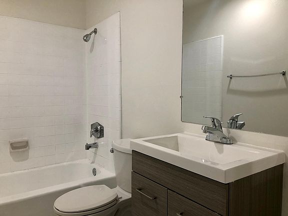 3rd image of 15229 S Raymond Ave #D