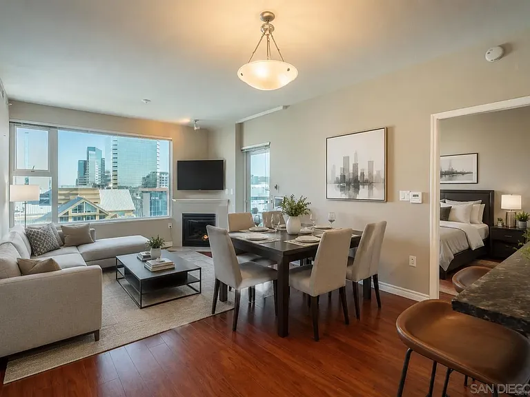 300 W Beech St #1601 — Photo 1
