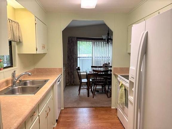 4th image of 229 Oakleaf Cir #1