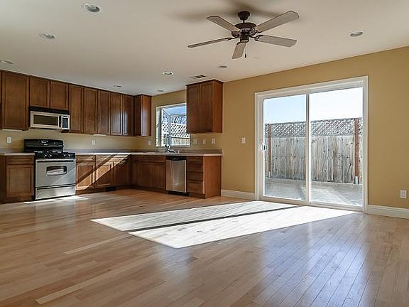 4th image of 1035 La Costa Ct