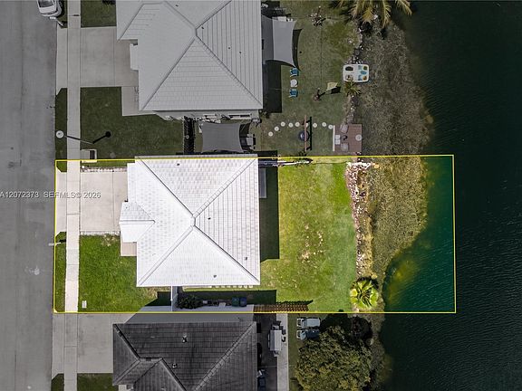 5th image of 6733 Bayfront Dr