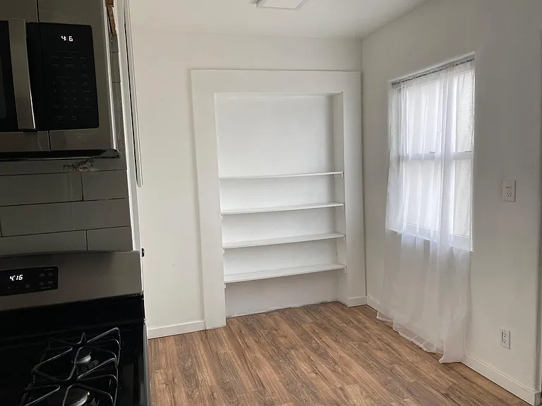 2729 Manzano St NE — Photo 2