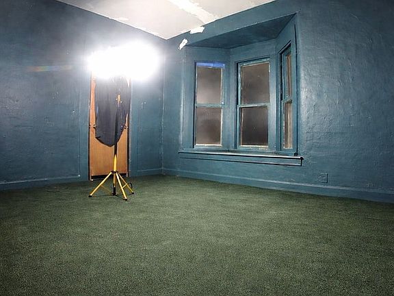 2nd image of 151 Central Park