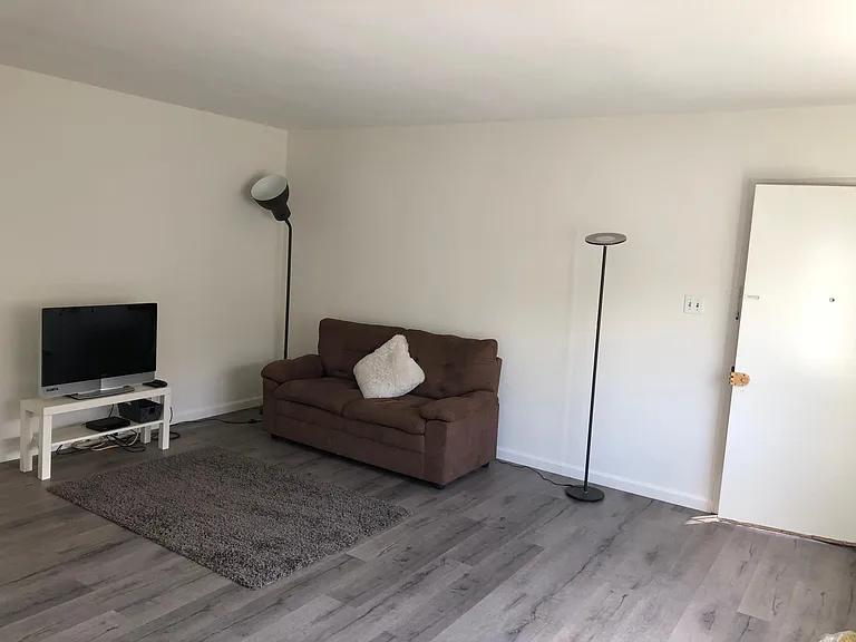 3735 S Sepulveda Blvd #4 — Photo 1