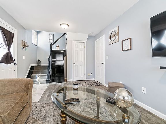 5th image of 66 Ashley Ln