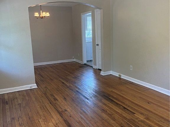 5th image of 1729 E 33rd St