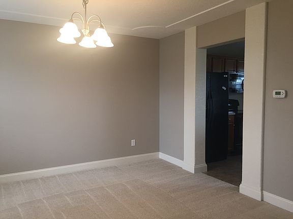 2nd image of 725 Meadowbrook Ln