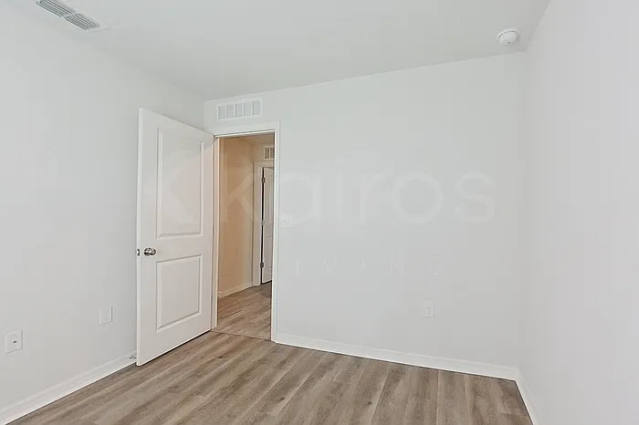 27008 Anthony Ave — Photo 15