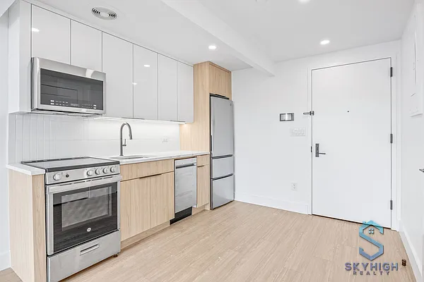 Rented by Skyhigh Realty NYC LLC | media 5