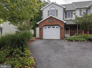 110 Pepperton Ct, Lititz, PA 17543