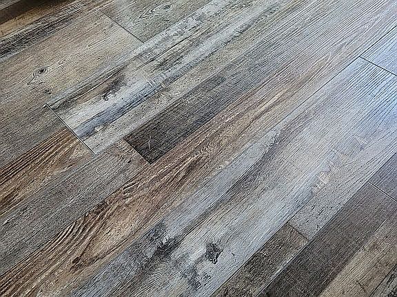 LVP Floor 