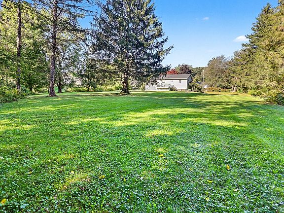 3rd image of 49 Meadowview Rd