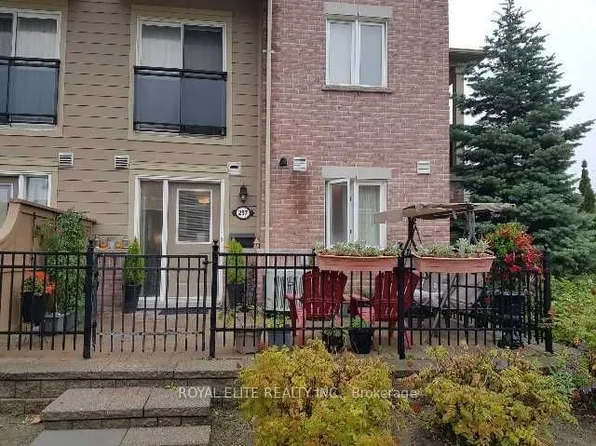 4975 Southampton Dr Unit 297, Mississauga, ON L5M 8E5