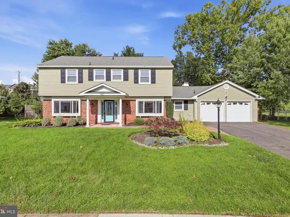 4111 Meadow Hill Ln, Fairfax, VA 22033