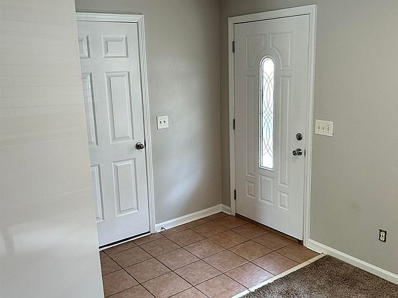 4th image of 122 Curvewood Rd